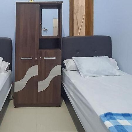 Griya Mbak Tafik Syariah Hotel Gendingan Buitenkant foto