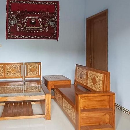 Griya Mbak Tafik Syariah Hotel Gendingan Buitenkant foto