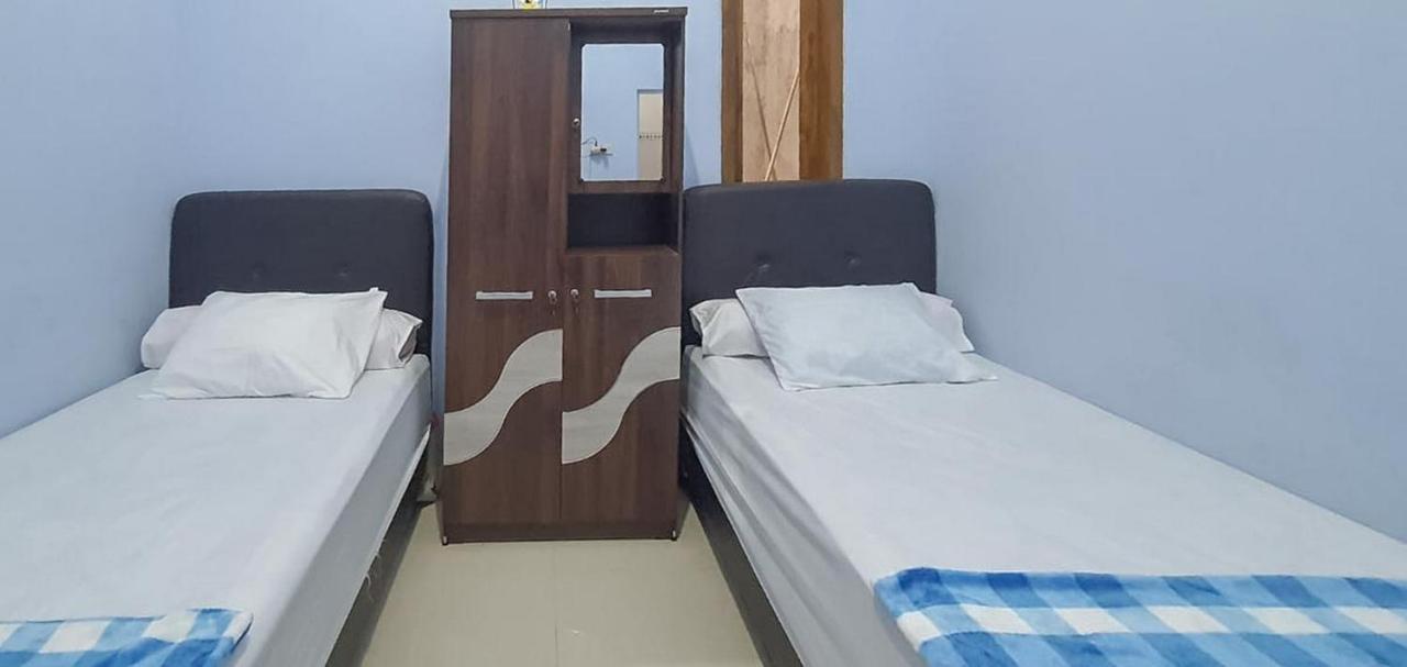 Griya Mbak Tafik Syariah Hotel Gendingan Buitenkant foto