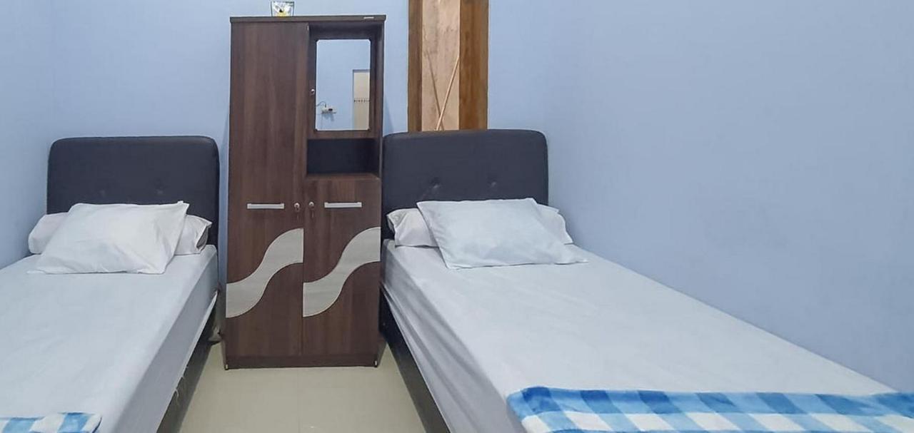 Griya Mbak Tafik Syariah Hotel Gendingan Buitenkant foto